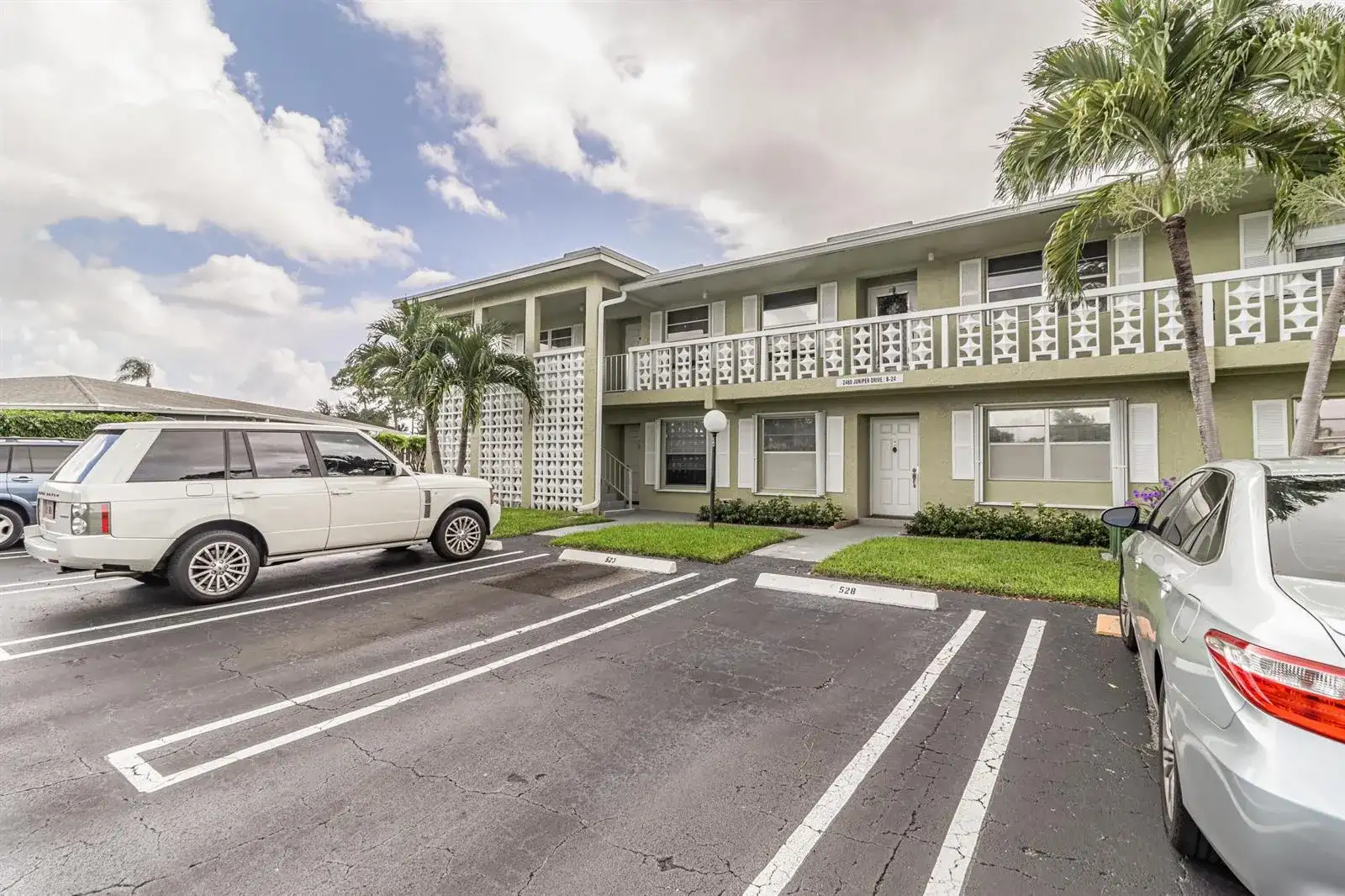2460 Juniper Drive # 201, Delray Beach FL 33445 photo 2