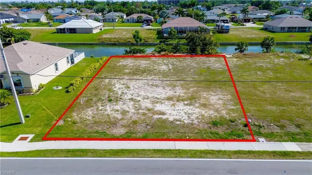 136 NICHOLAS Parkway W, Cape Coral FL 33990 photo 5