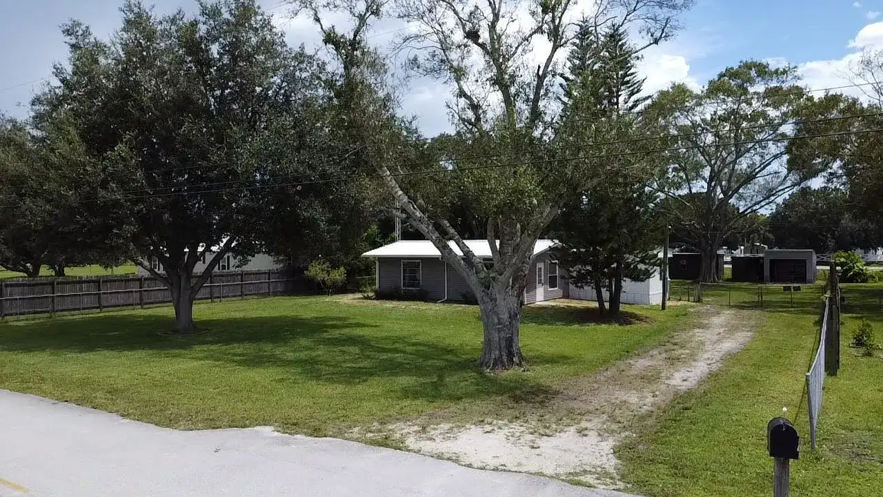 1214 ALLIGATOR Road, Moore Haven FL 33471 photo 2