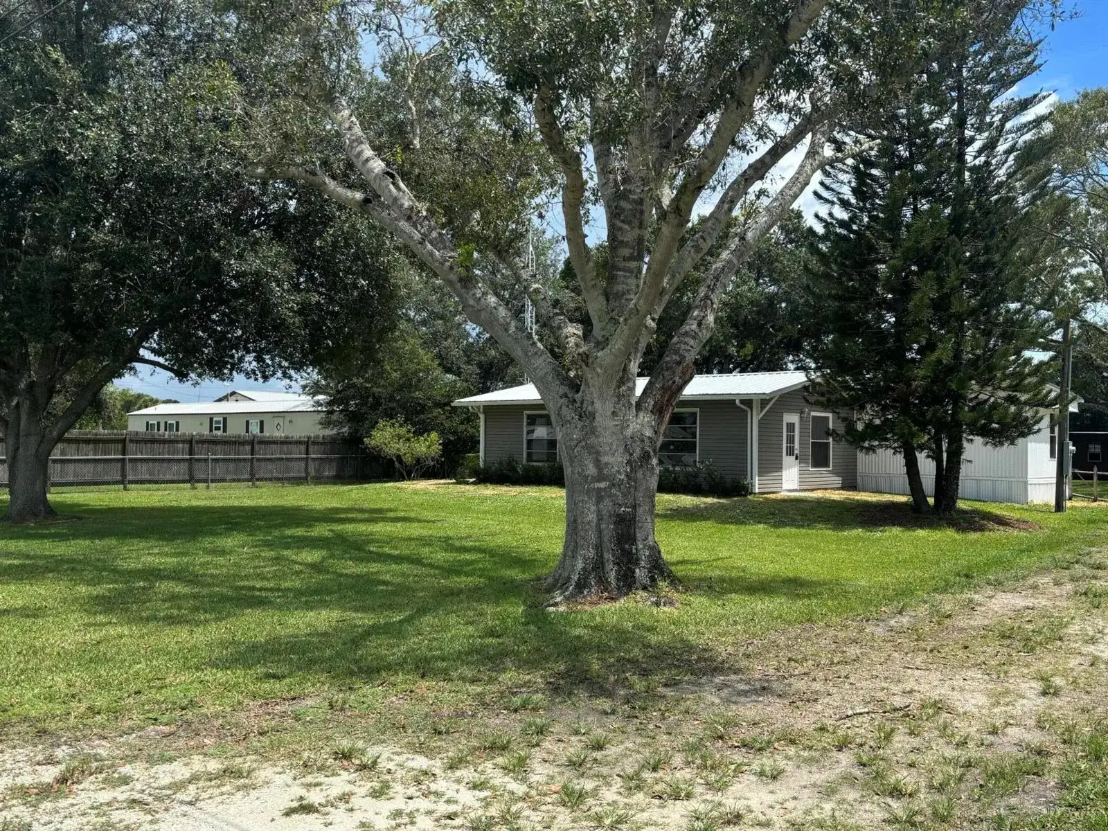 1214 ALLIGATOR Road, Moore Haven FL 33471 photo 3