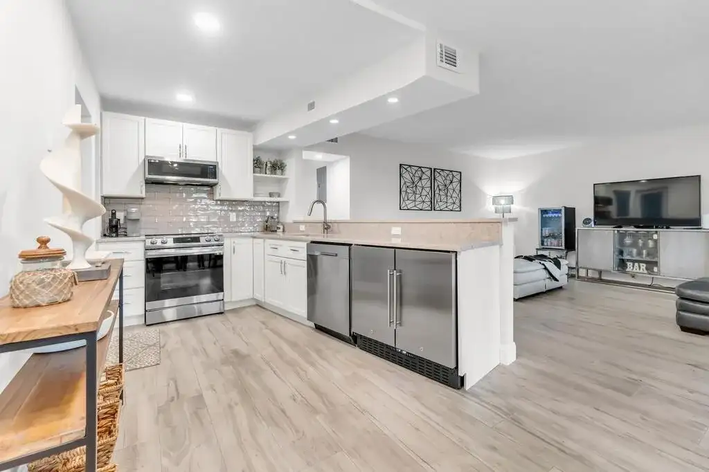 4848 NE 23RD Avenue # 8A, Fort Lauderdale FL 33308 photo 2