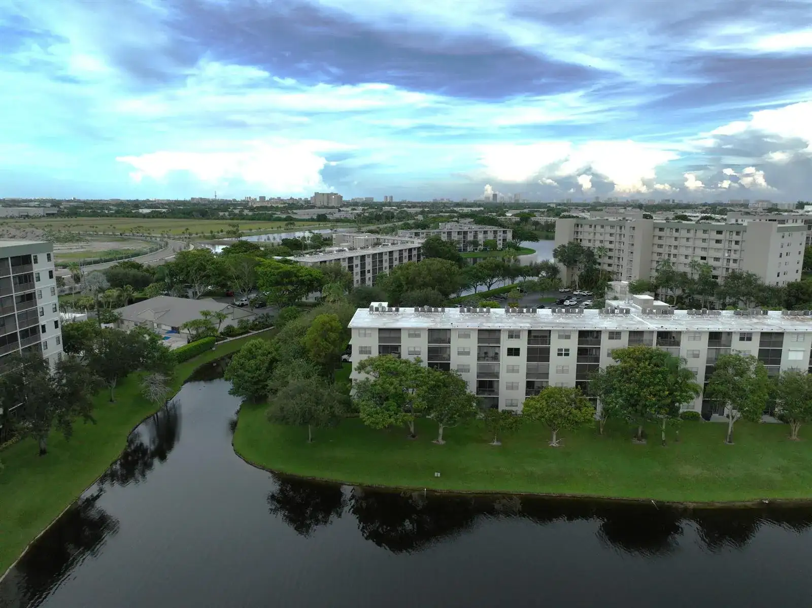 2226 N CYPRESS BEND Drive # 103, Pompano Beach FL 33069 photo 2
