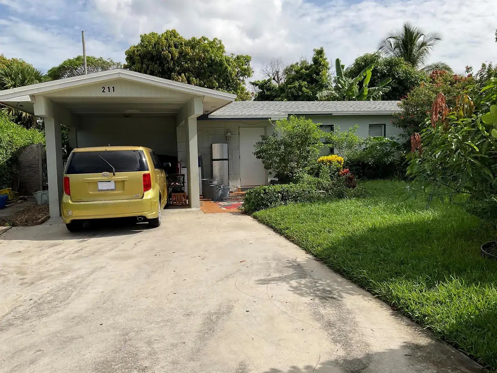 211 NE 27TH Avenue, Boynton Beach FL 33435 photo 2