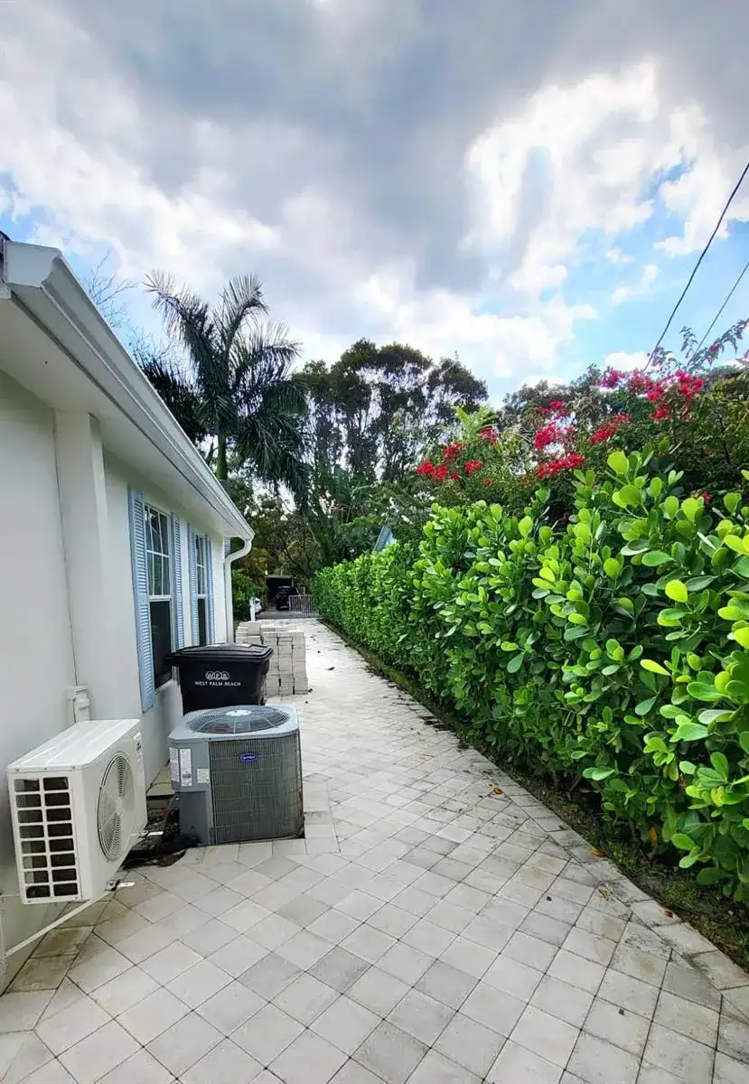 515 52ND Street, West Palm Beach FL 33407 photo 2