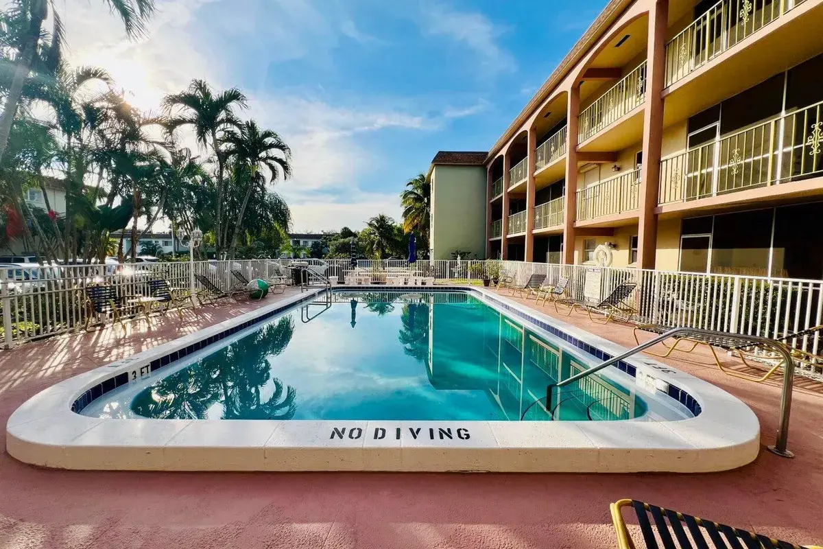 100 SE 6TH Avenue # 303, Pompano Beach FL 33060