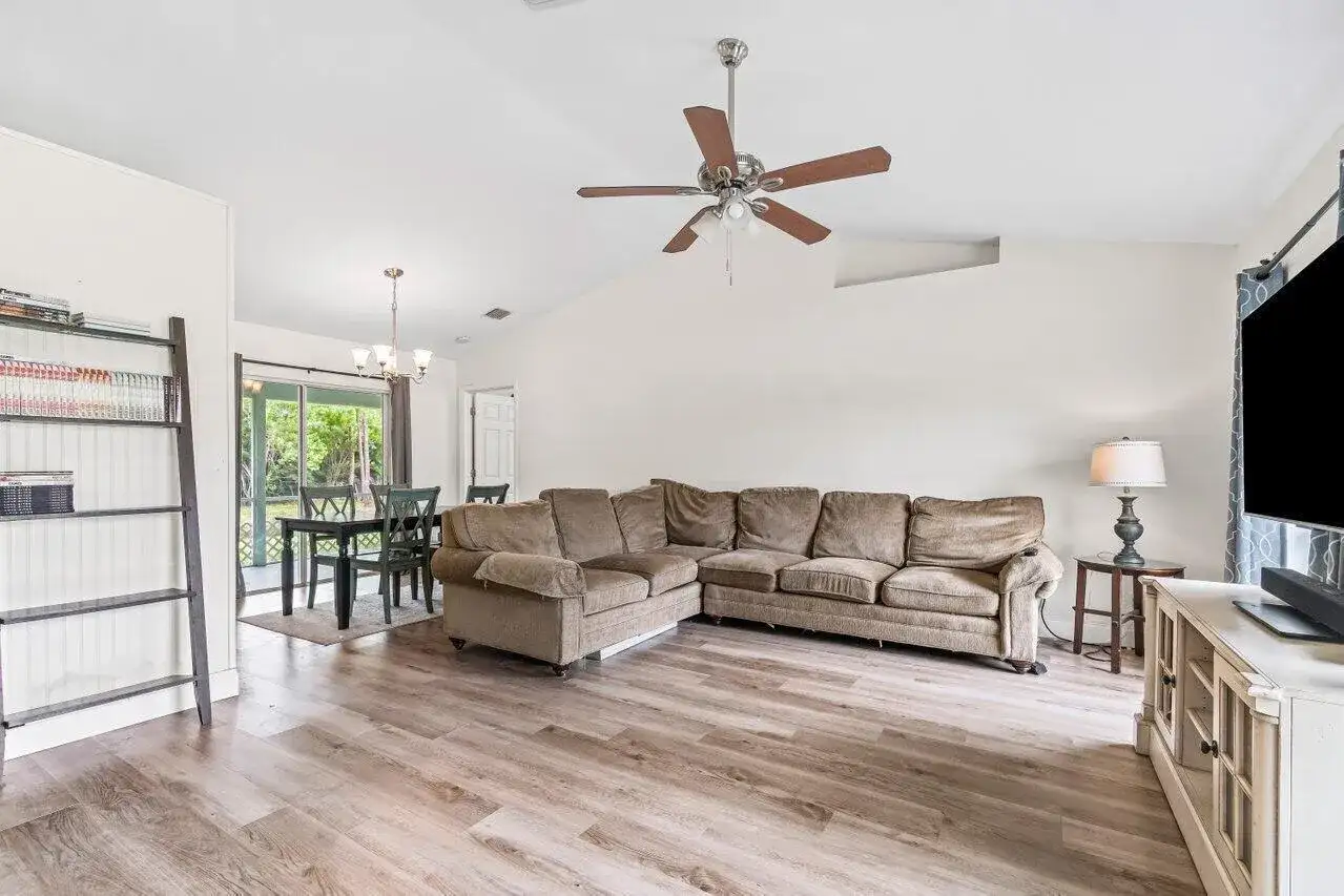 15439 63rd Place N, Loxahatchee FL 33470 photo 2