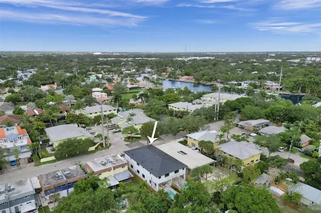 608 SW 7TH Avenue, Fort Lauderdale FL 33315 photo 2