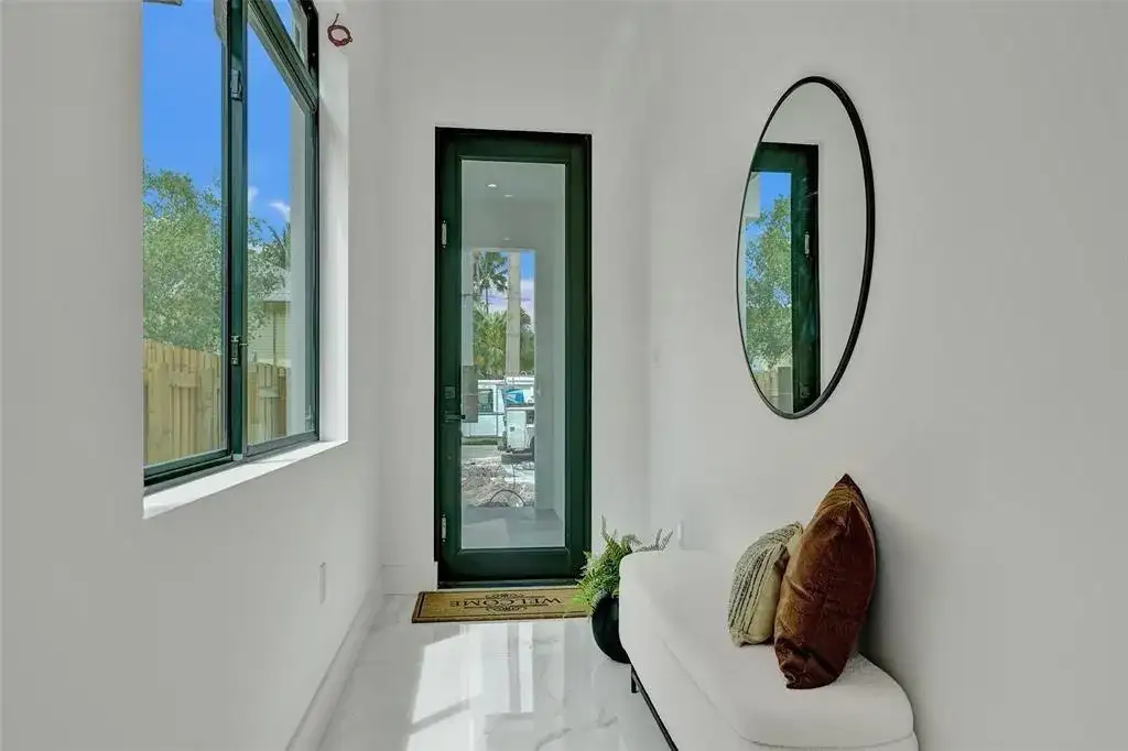 608 SW 7TH Avenue, Fort Lauderdale FL 33315 photo 4