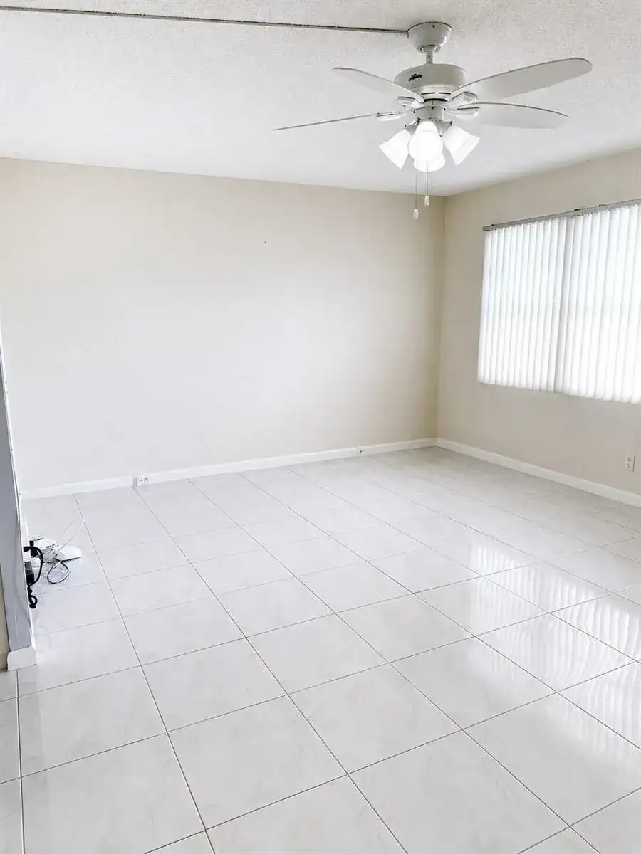 1089 WOLVERTON E # 1089, Boca Raton FL 33434 photo 3