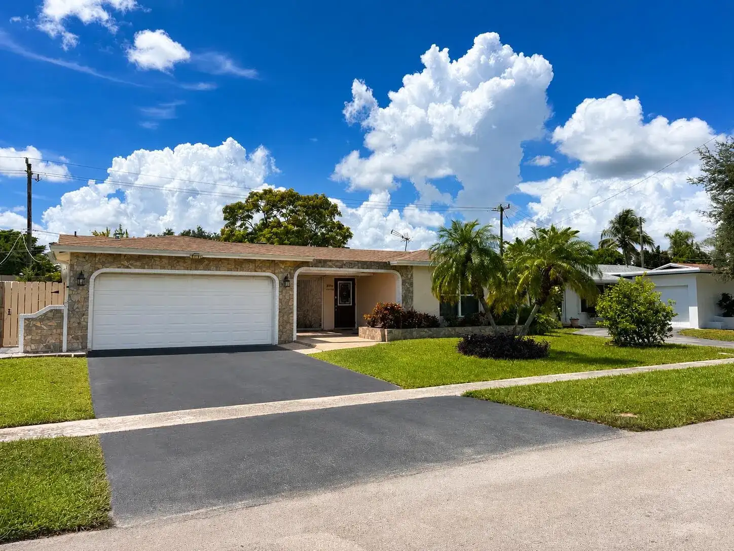 10720 NW 26TH Place, Sunrise FL 33322 photo 2