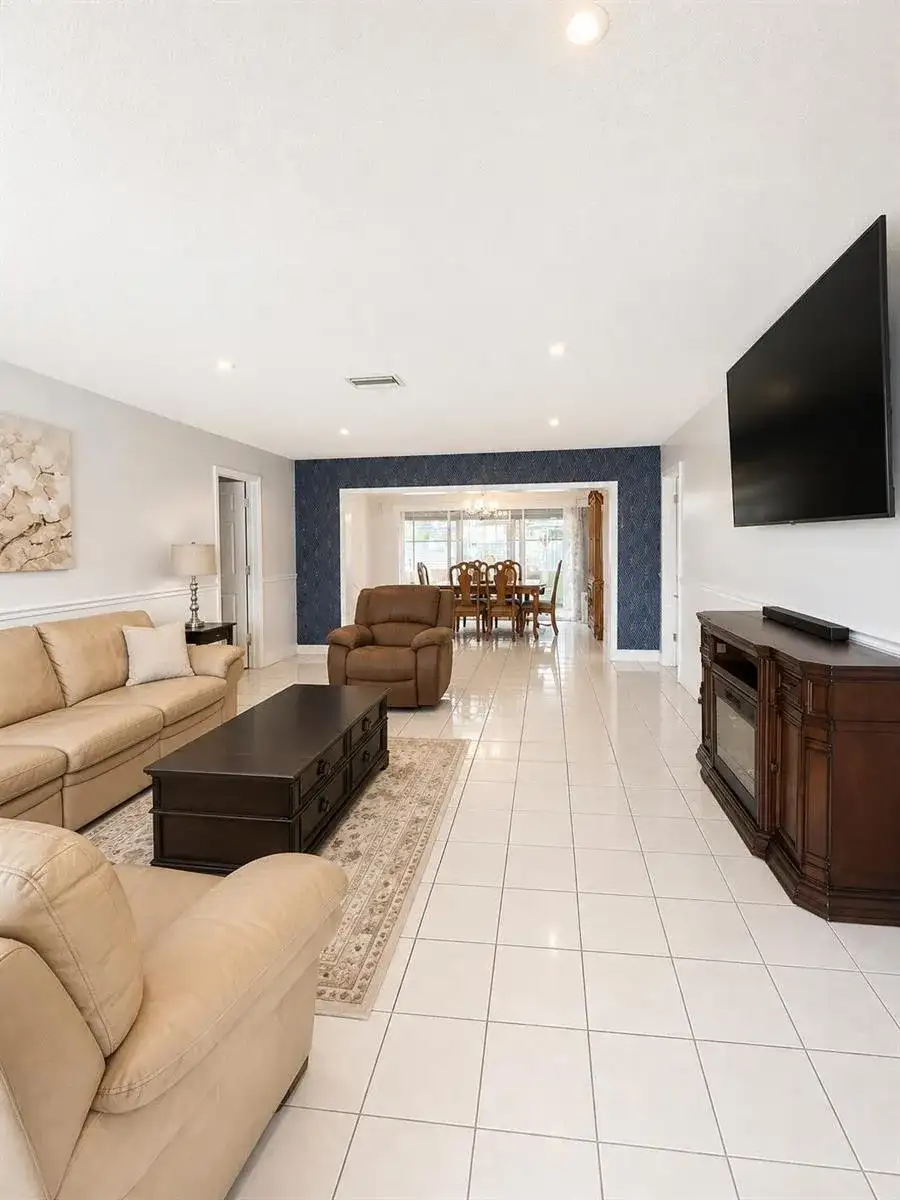 10720 NW 26TH Place, Sunrise FL 33322 photo 4