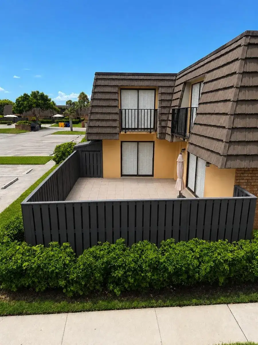 107 1st Way, West Palm Beach FL 33407 photo 2