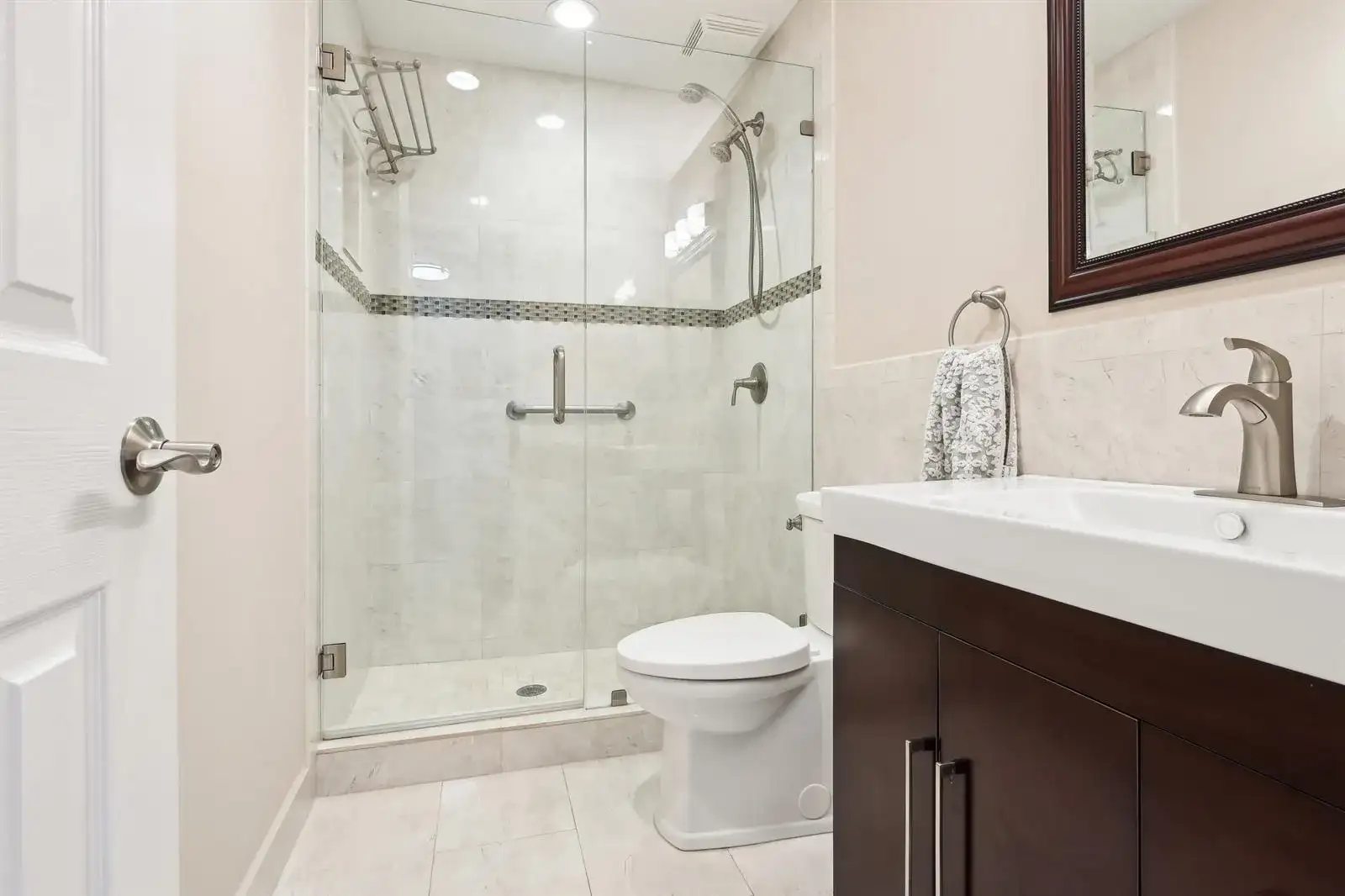 206 Lake Susan Lane, West Palm Beach FL 33411 photo 5