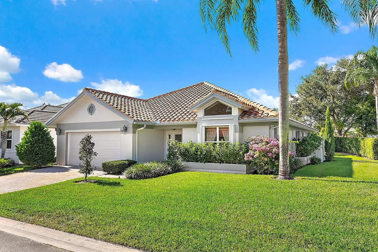 7998 SE Hempstead Circle, Hobe Sound FL 33455 photo 2