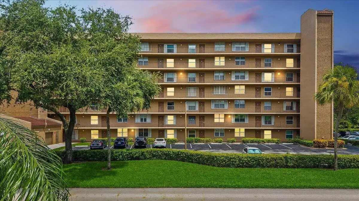 4570 NW 18TH Avenue # 310, Deerfield Beach FL 33064 photo 2