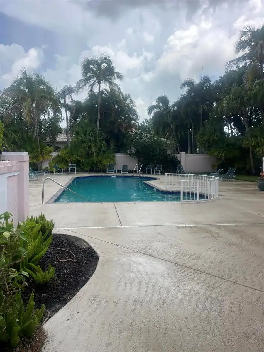 181 Green Point Circle # 181, Palm Beach Gardens FL 33418 photo 3