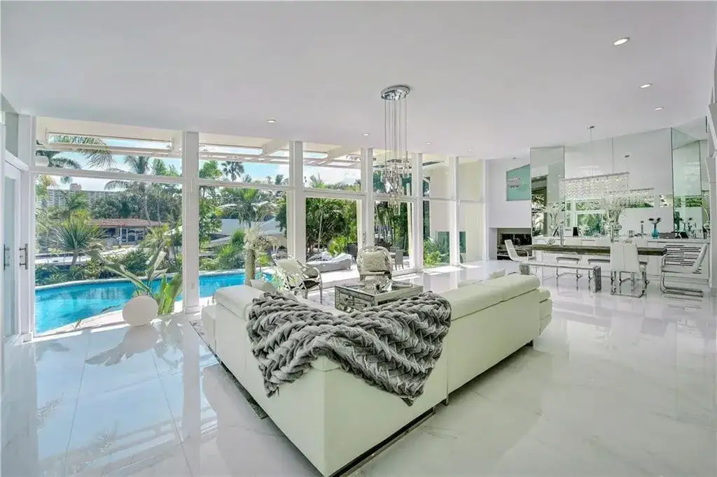 28 PELICAN Drive, Fort Lauderdale FL 33301 photo 2