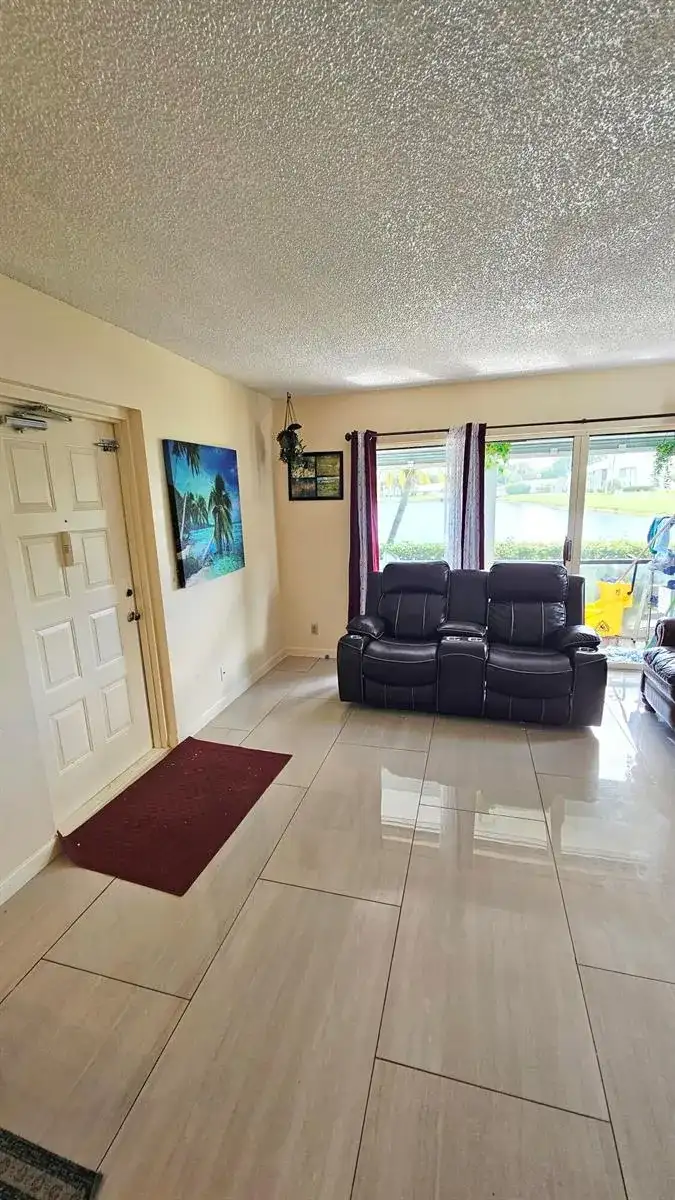 1004 Green Pine Boulevard # G1, West Palm Beach FL 33409 photo 2