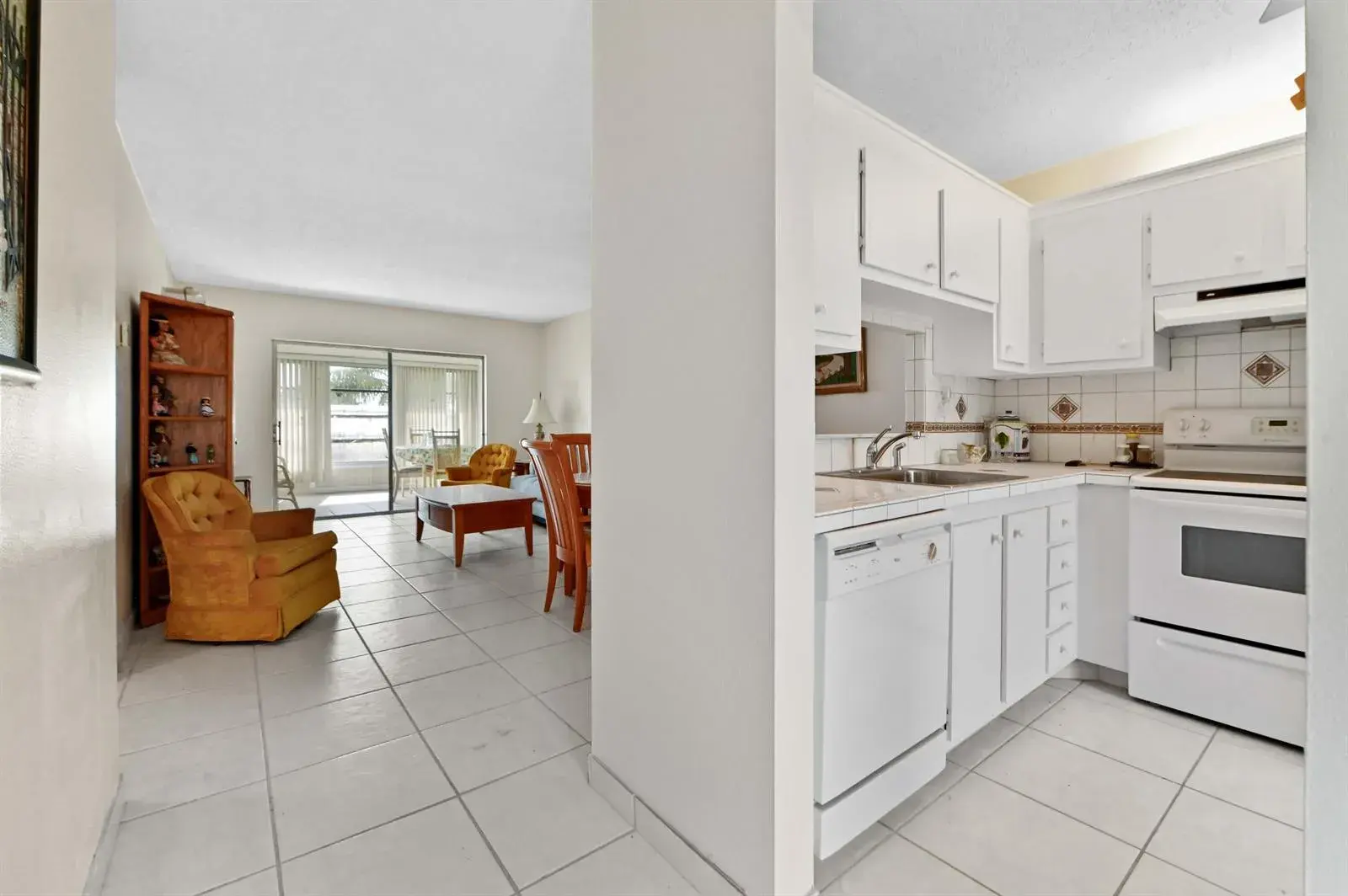 3506 NW 49th Avenue # 603, Lauderdale Lakes FL 33319