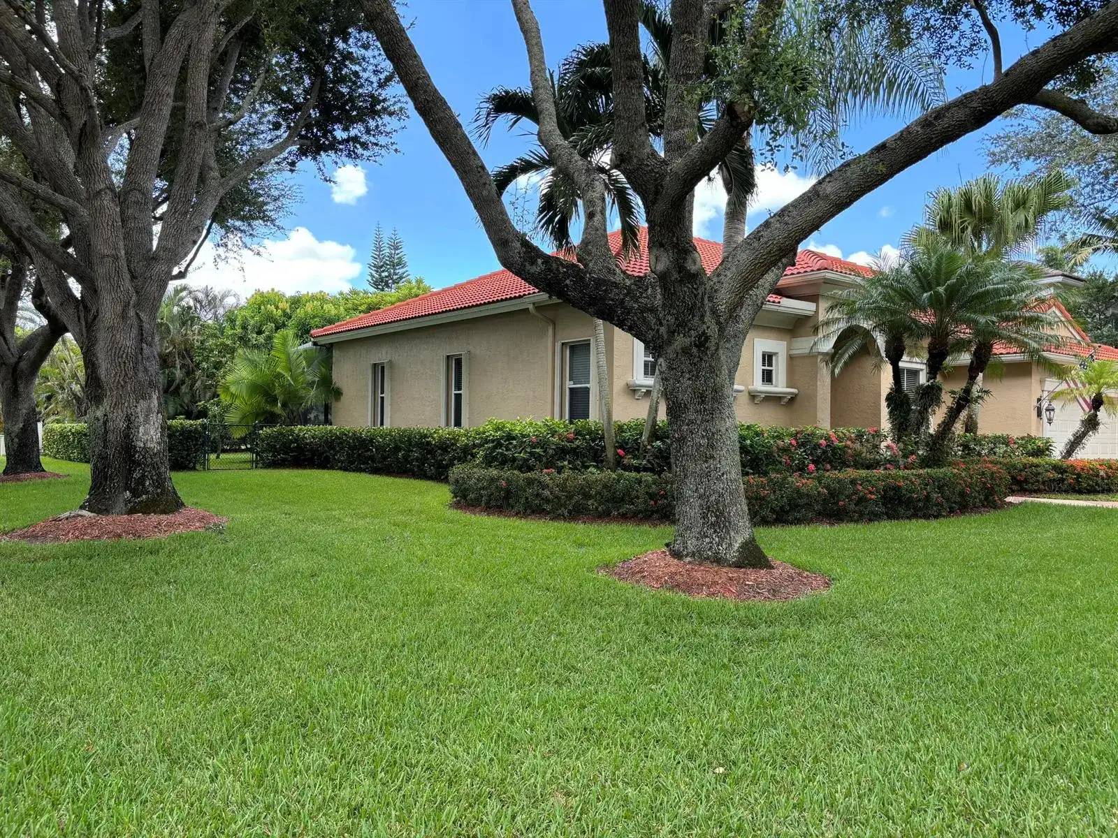 391 Mallard Point, Jupiter FL 33458 photo 3