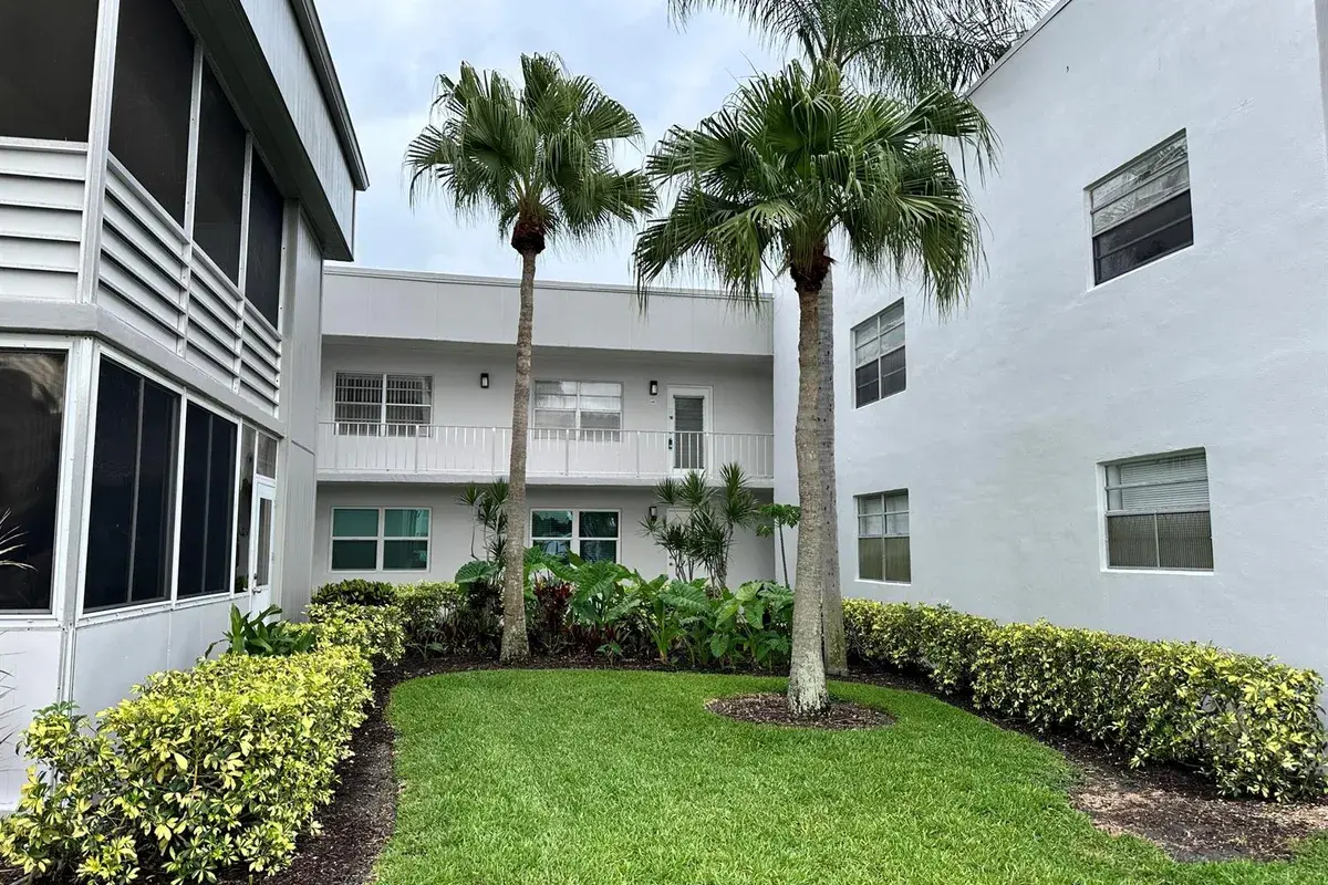 811 Flanders Q, Delray Beach FL 33484