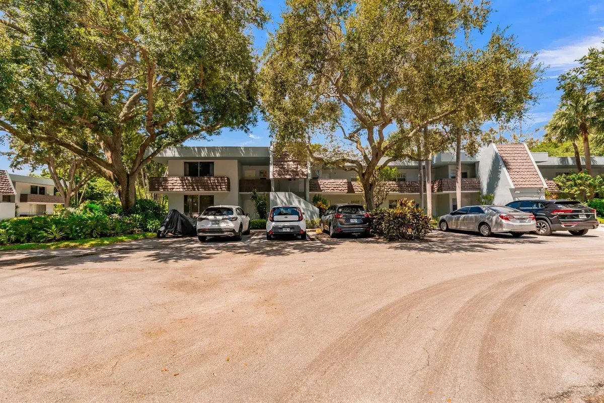 3201 N COURSE Lane E # 212, Pompano Beach FL 33069