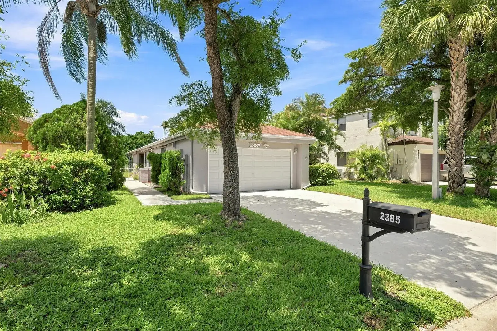 2385 NW 34TH Terrace, Coconut Creek FL 33066 photo 2