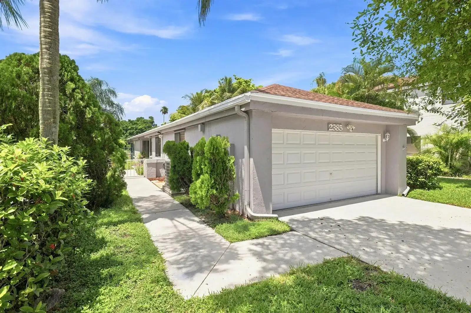 2385 NW 34TH Terrace, Coconut Creek FL 33066 photo 4