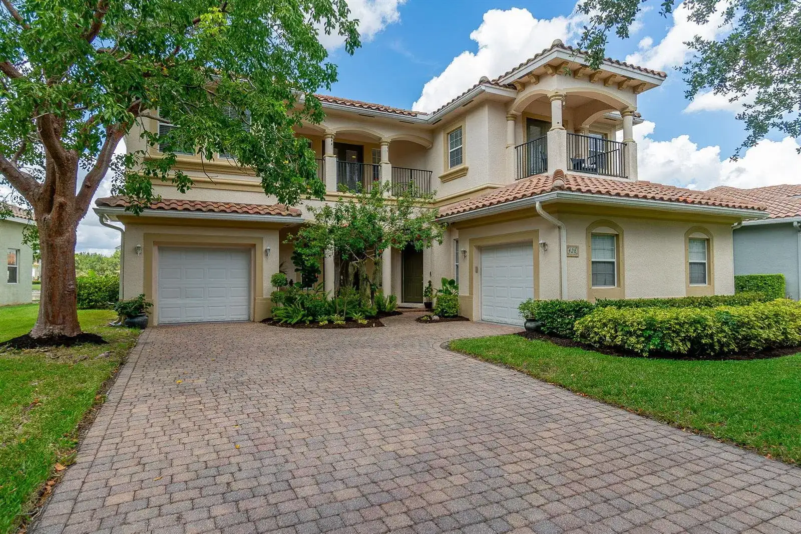 428 Cresta Circle, West Palm Beach FL 33413 photo 2