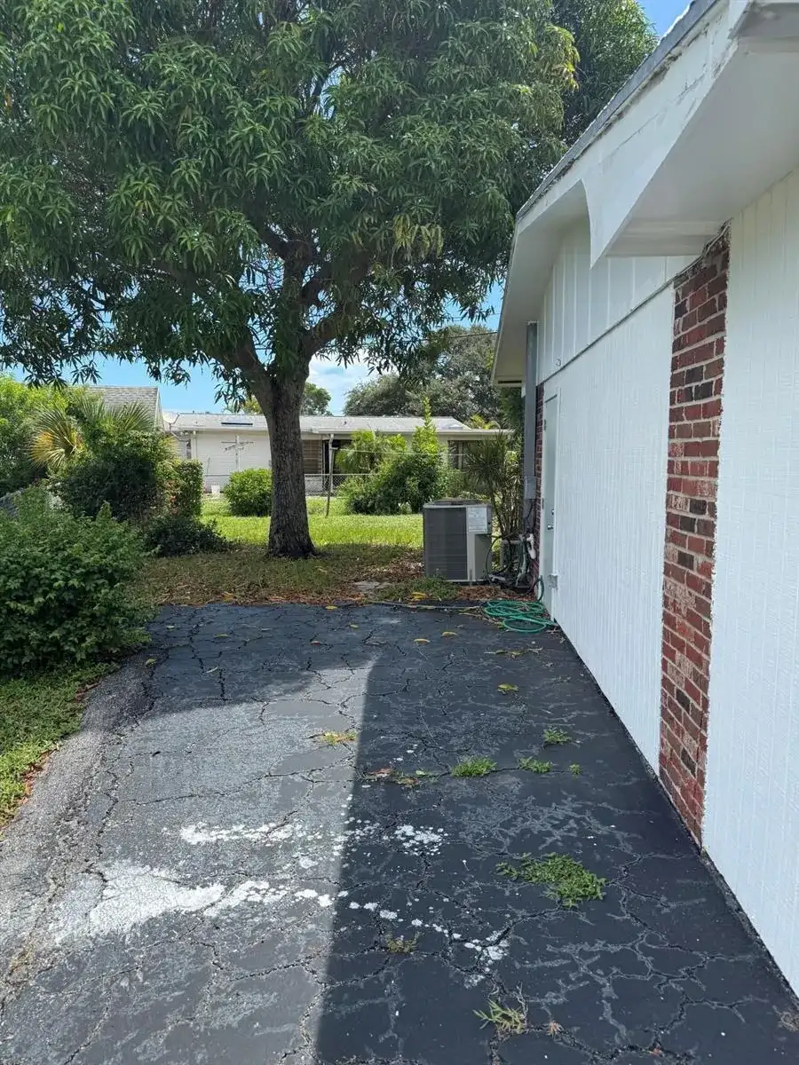 3651 BAHAMA Road, FL 33410 photo 2