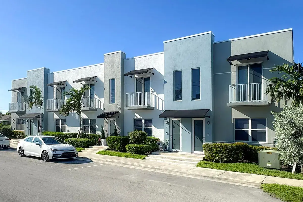 405 NE 35TH Court # 2, Oakland Park FL 33334