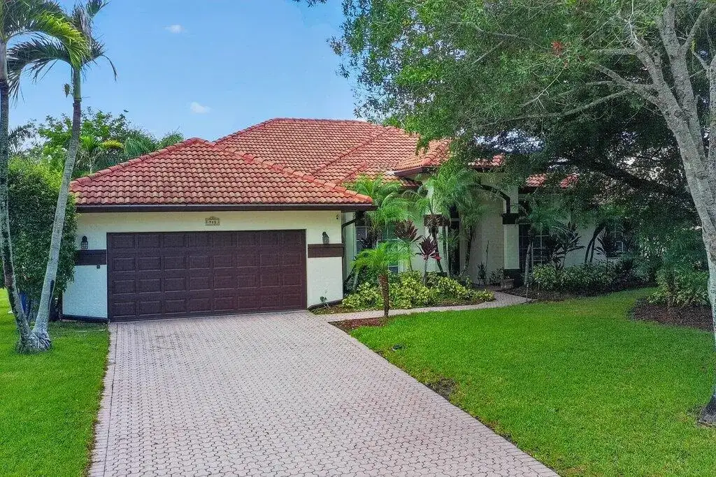 913 SW LIGHTHOUSE Drive, Palm City FL 34990 photo 2