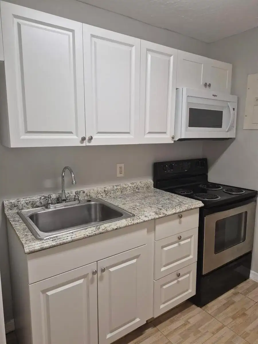 609 20TH Street # D, West Palm Beach FL 33407 photo 2