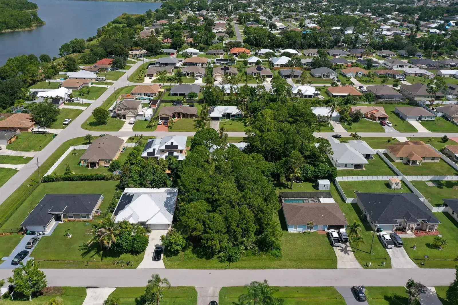 1881 SW LOFGREN Avenue, Port St. Lucie FL 34953