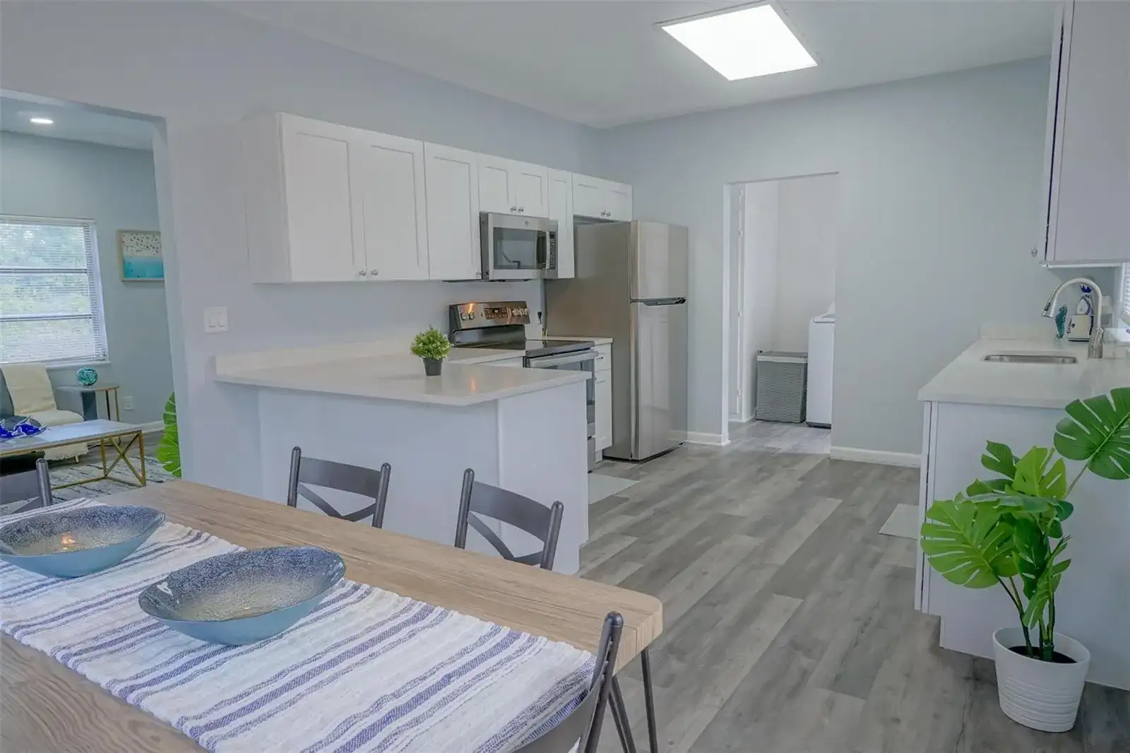 1102 SUNSET Road, West Palm Beach FL 33401 photo 5