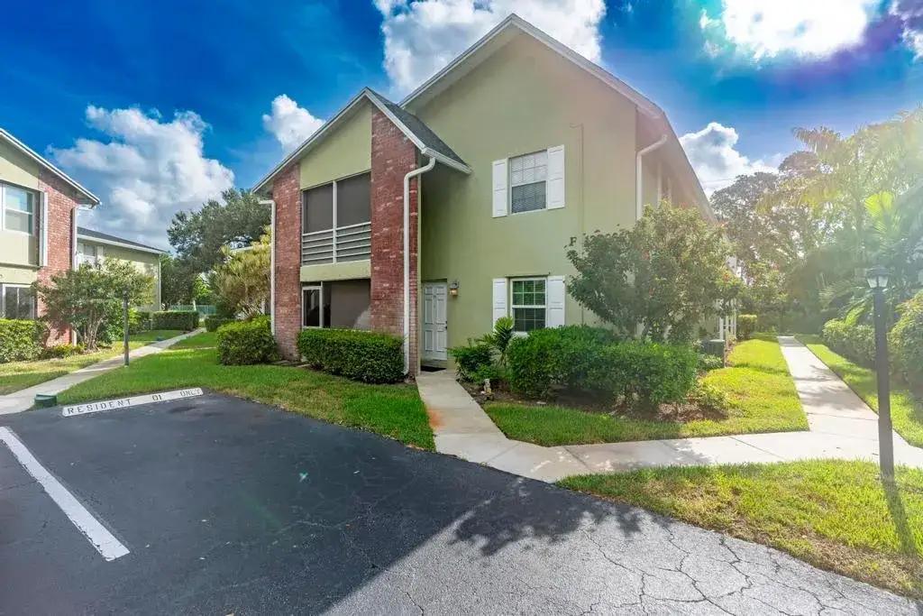 12096 Alternate A1A # F3, Palm Beach Gardens FL 33410