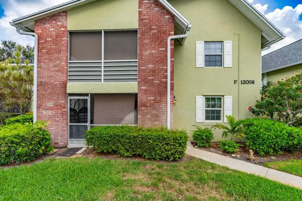 12096 Alternate A1A # F3, Palm Beach Gardens FL 33410