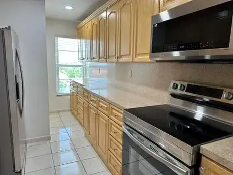 7345 W 4TH Avenue # 403, Hialeah FL 33014 photo 2