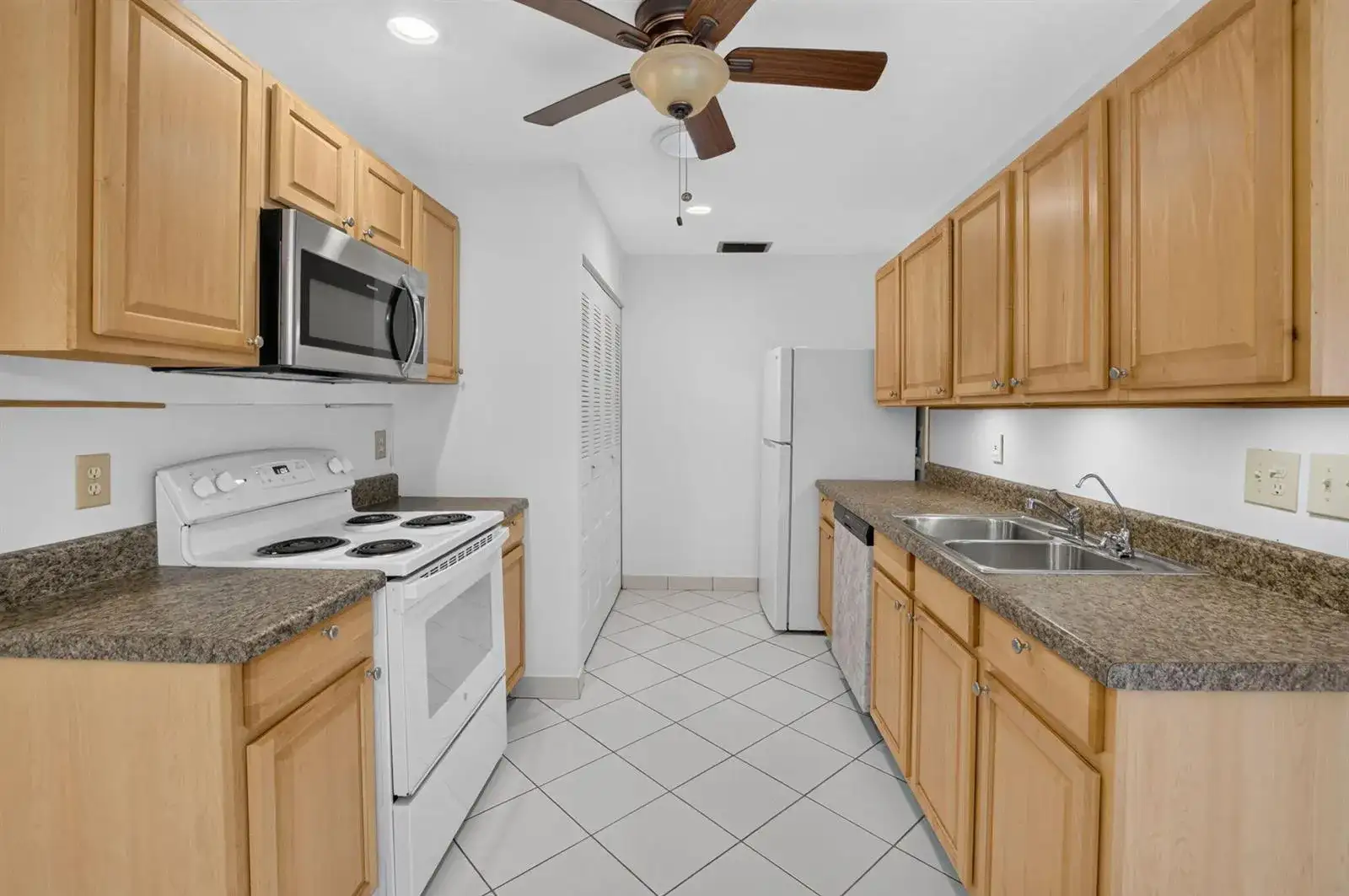6070 La Palma Lane, Delray Beach FL 33484 photo 5