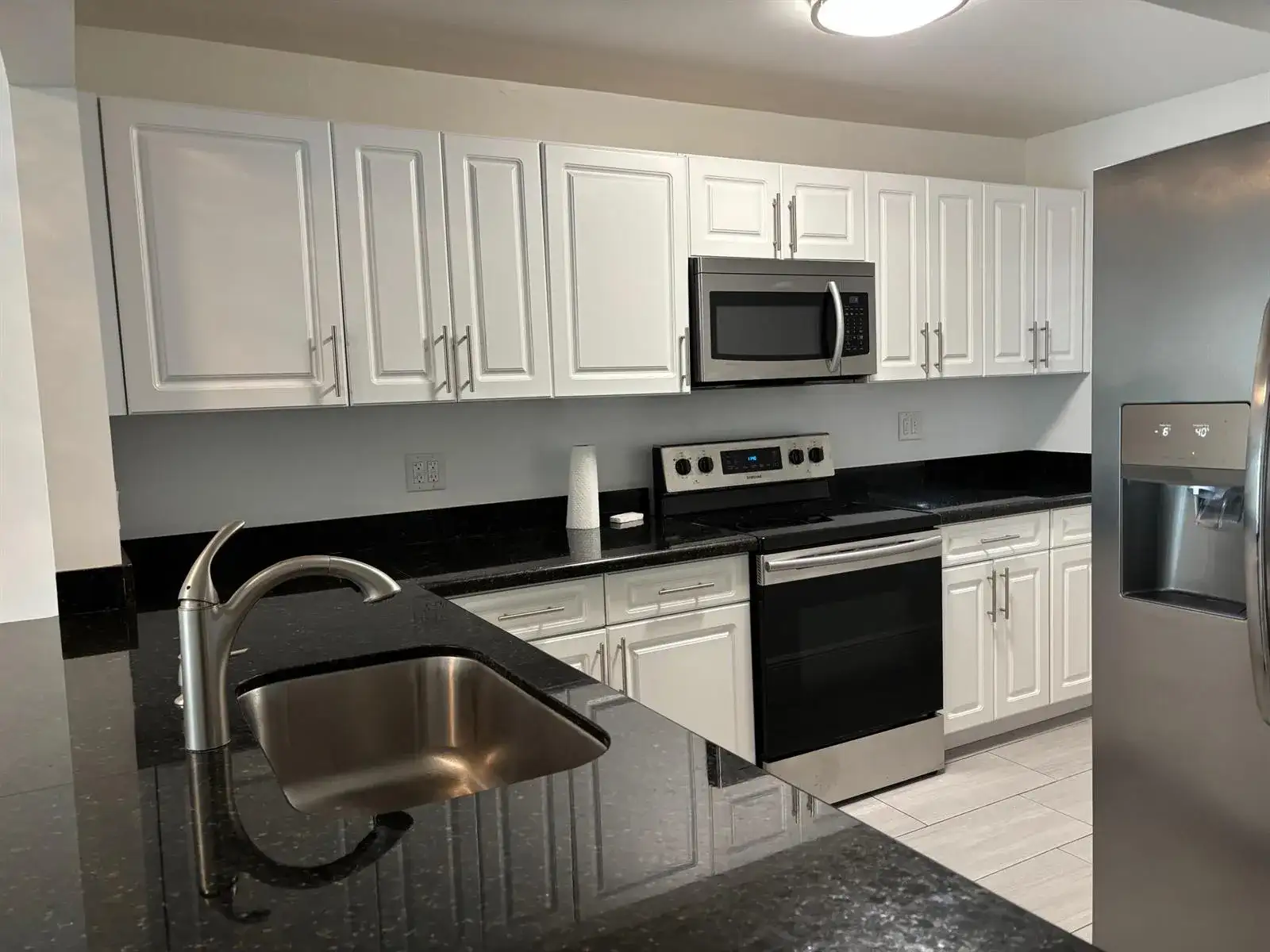 9325 LAGOON Place # 405, Davie FL 33324 photo 2