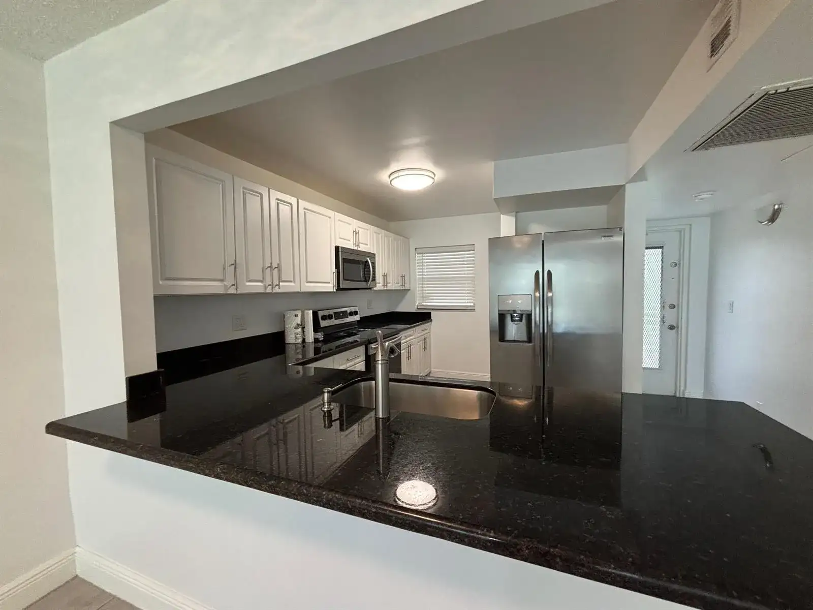 9325 LAGOON Place # 405, Davie FL 33324 photo 3