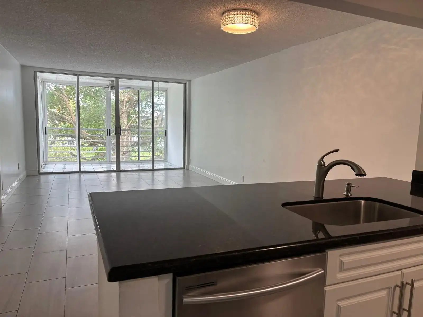 9325 LAGOON Place # 405, Davie FL 33324 photo 4