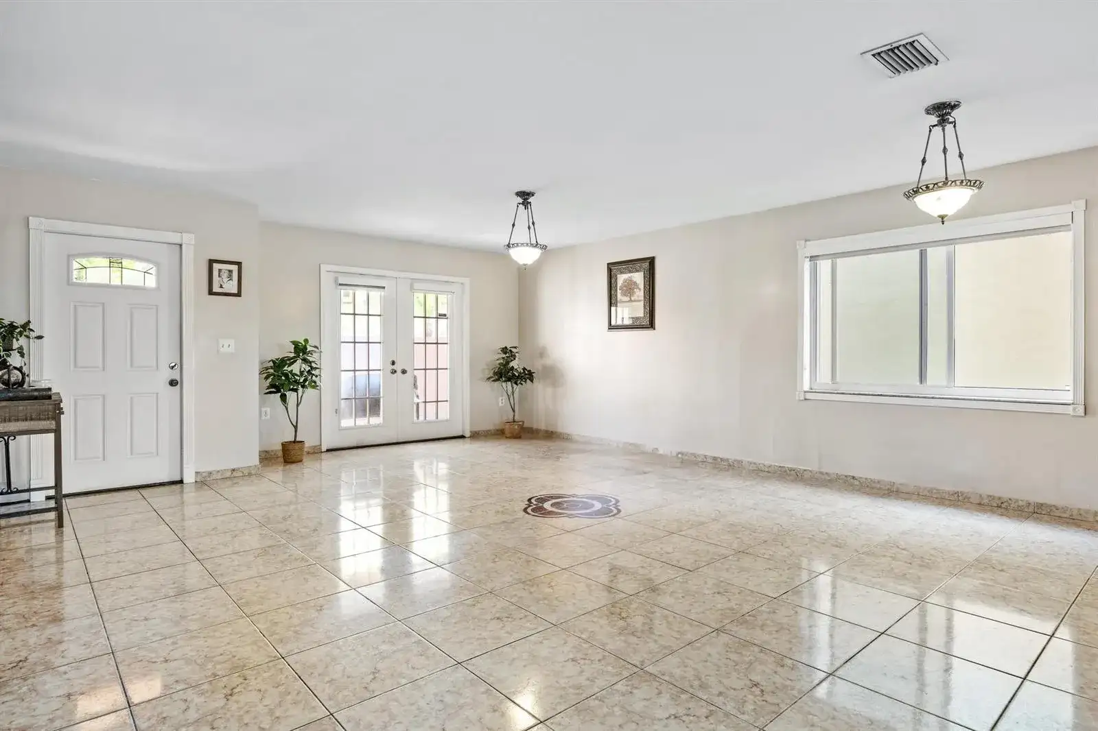 940 SW 96TH Avenue, Pembroke Pines FL 33025 photo 2