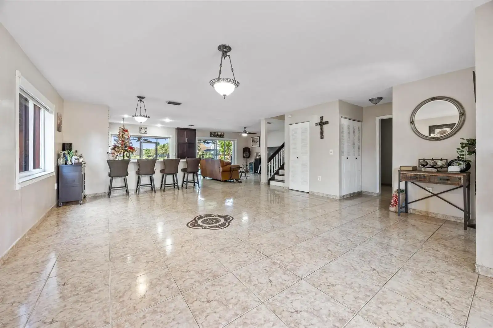 940 SW 96TH Avenue, Pembroke Pines FL 33025 photo 4