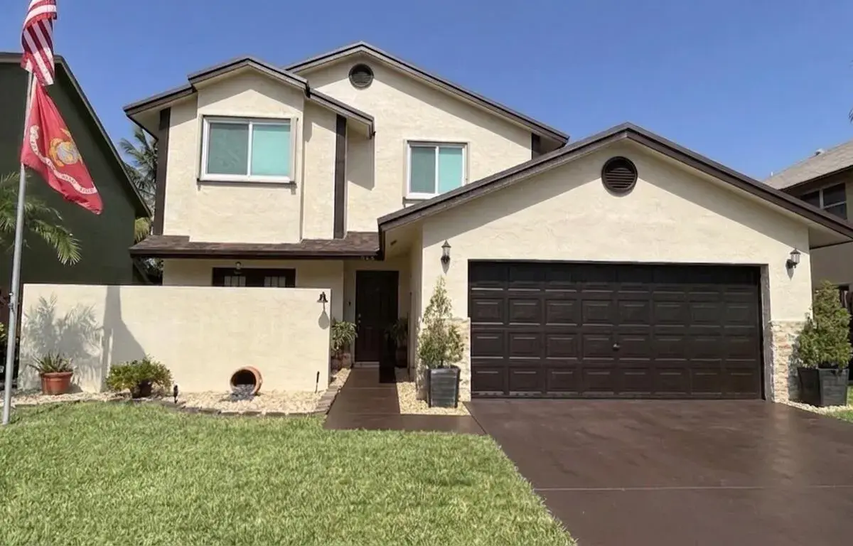 940 SW 96TH Avenue, Pembroke Pines FL 33025