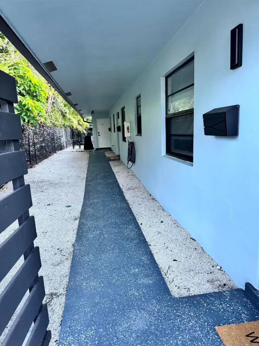 221 SE 11TH Avenue # 1, Pompano Beach FL 33060 photo 2