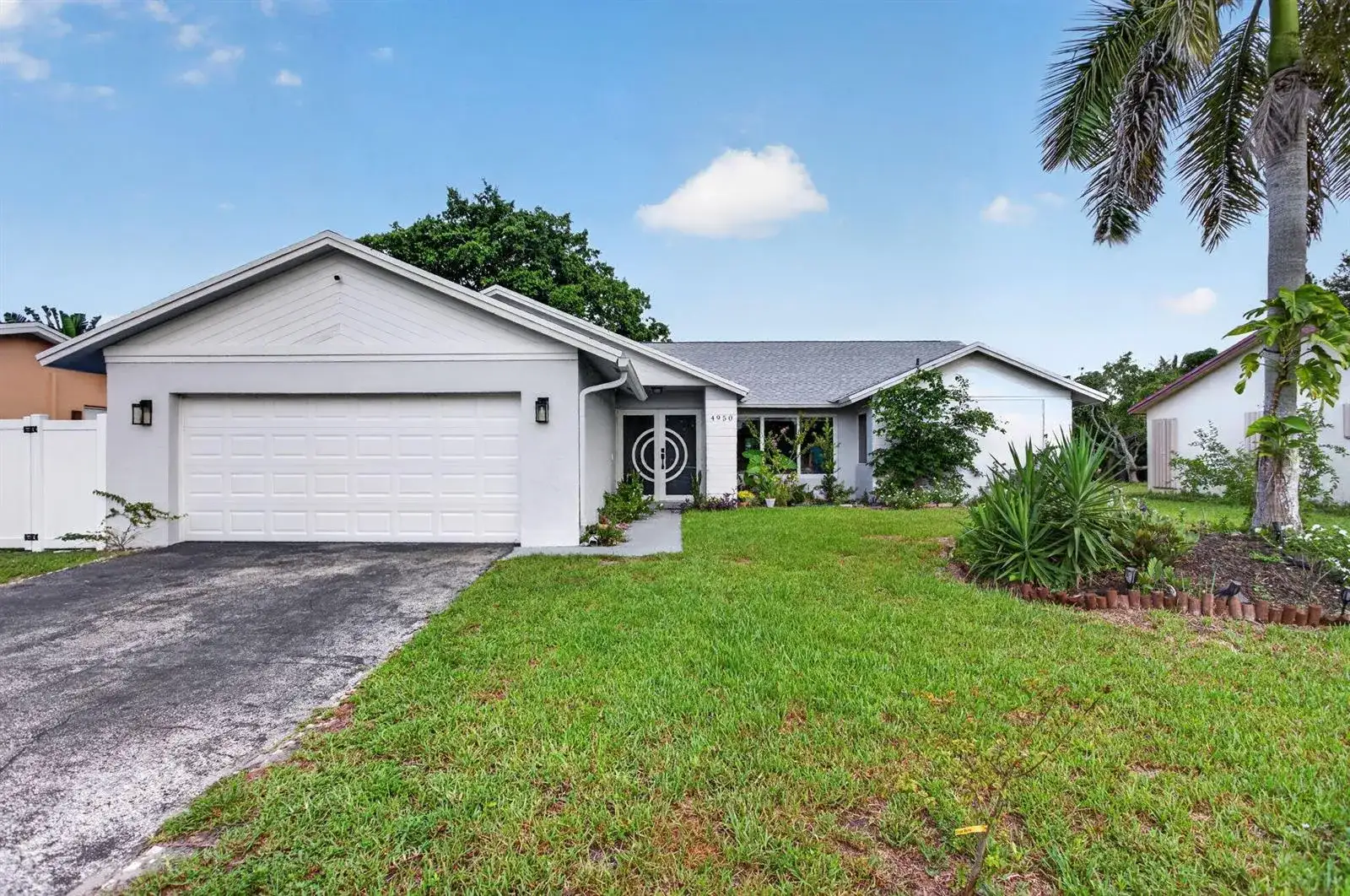4950 SW 11th Circle, Margate FL 33068 photo 2