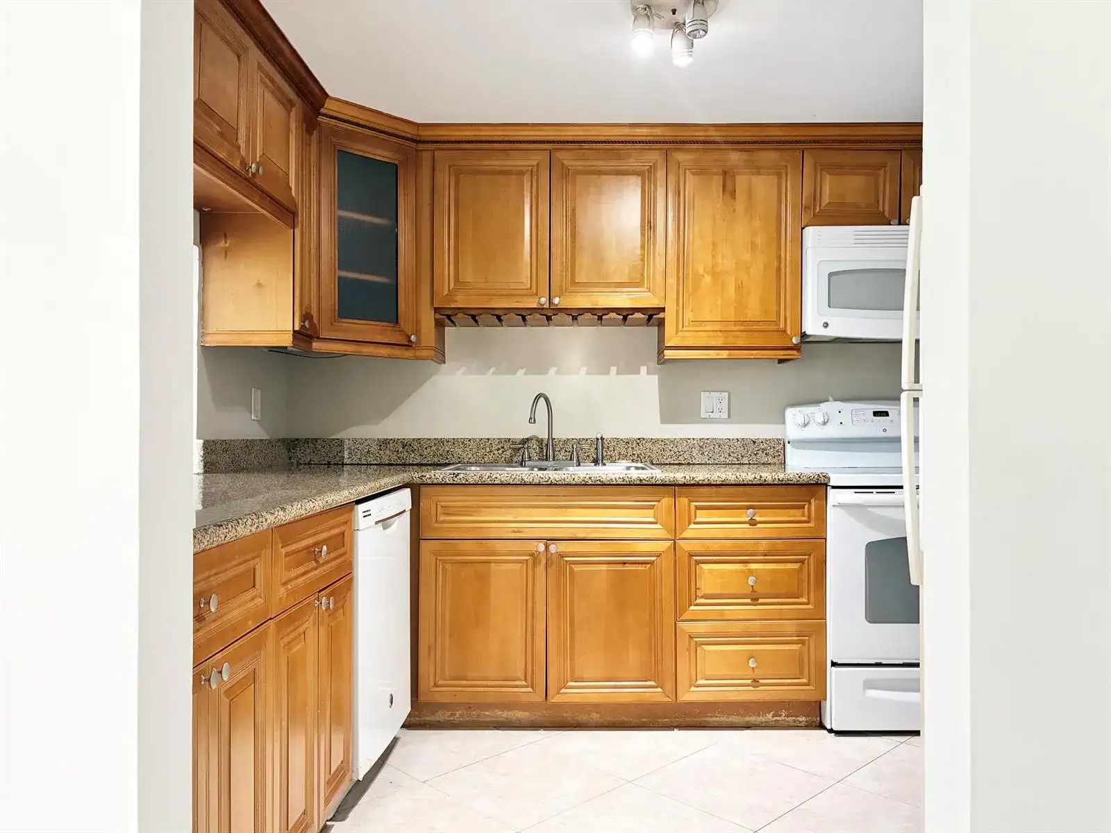 2306 S Cypress Bend Drive # 420, Pompano Beach FL 33069 photo 4