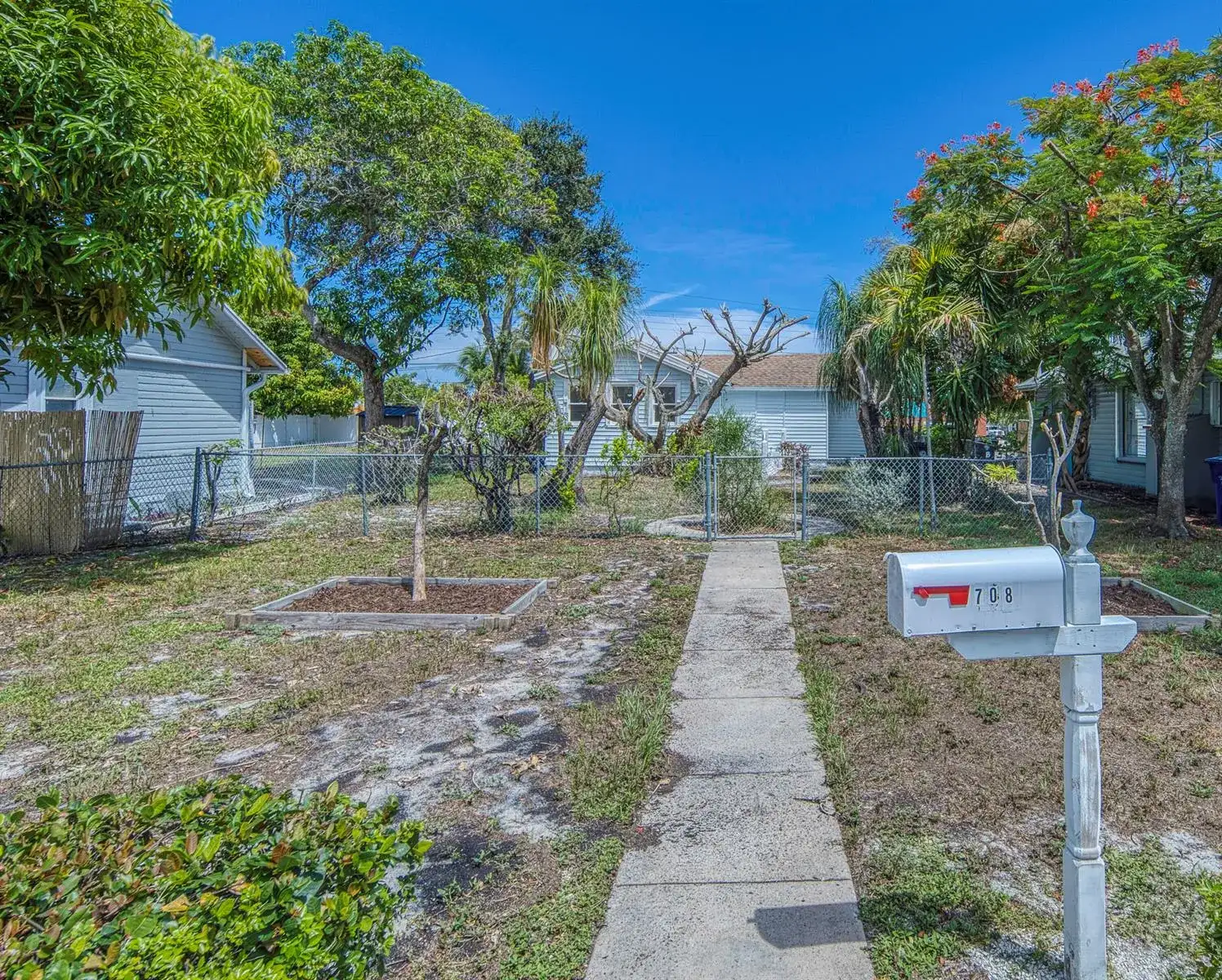 708 N H Street, FL 33460 photo 3