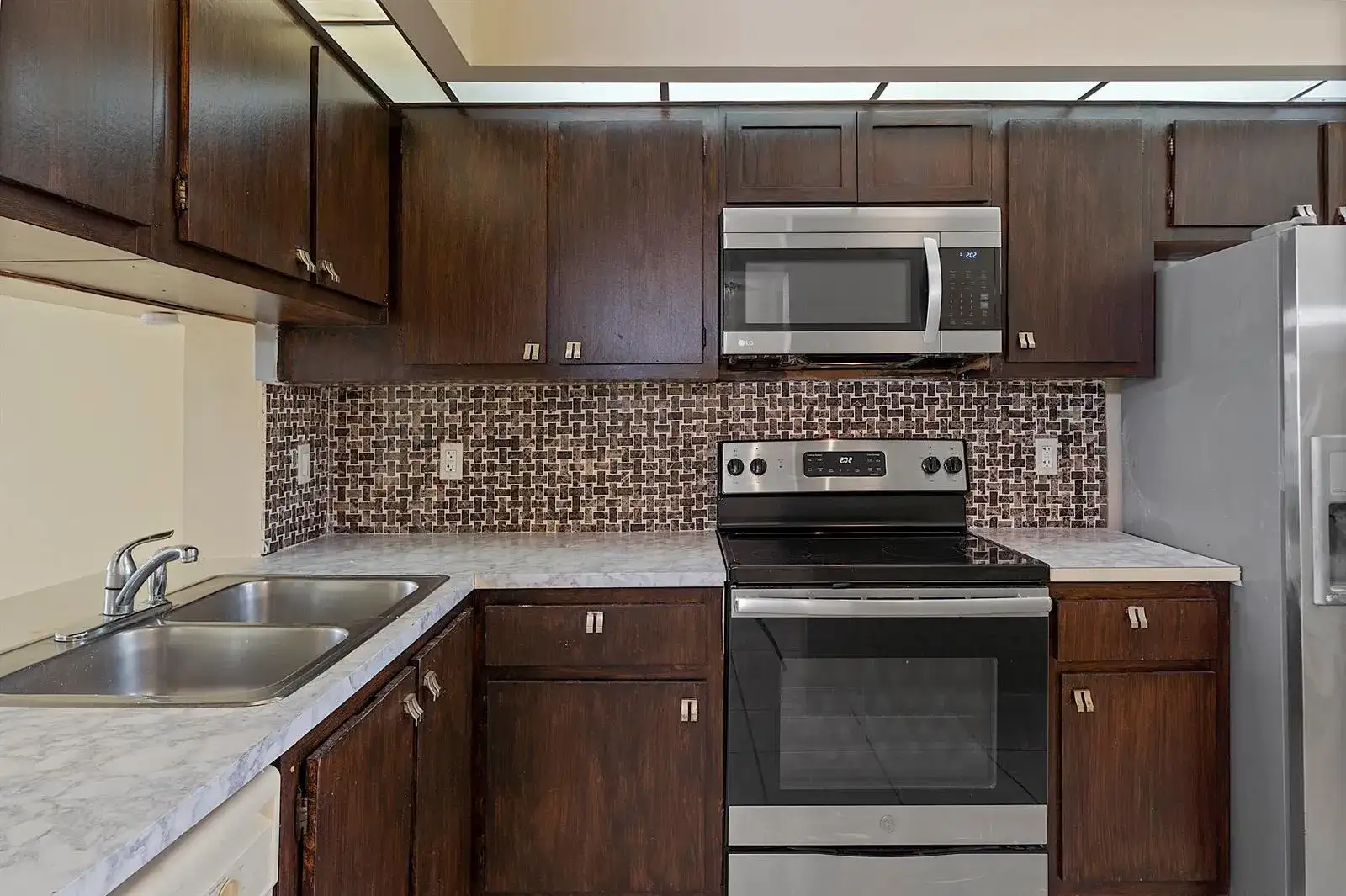 112 LAKE EMERALD Drive # 209, Oakland Park FL 33309 photo 3
